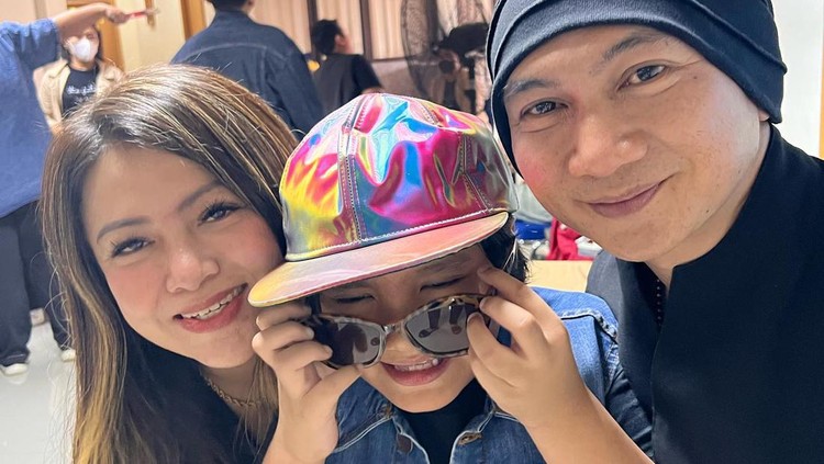Sigra, Anak Anji dan Wina Natalia