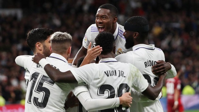 Real Madrid menjauh dari kejaran Barcelona di klasemen setelah mengemas kemenangan 3-1 atas Sevilla.