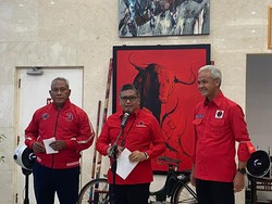 Hasto Banggakan Ganjar Rebound di Hasil Survei