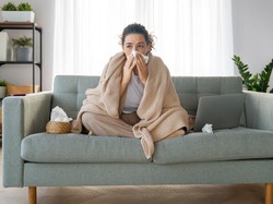 7 Makanan Alami Ini Ampuh Redakan Gejala Flu dan Batuk