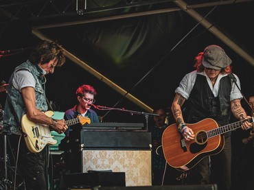 img-title Dituduh Plagiat, Johnny Depp & Jeff Beck Gugat Balik Seorang Profesor