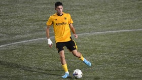 Resmi, Justin Hubner Dilepas Wolves