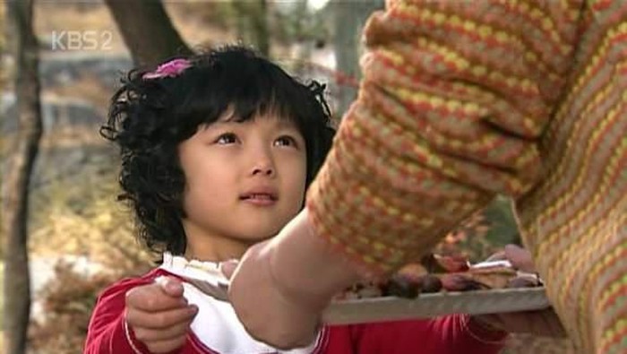 Kemampuan akting Kim Yoo Jung semakin menarik perhatian, ia berpartisipasi dalam K-drama pertamanya berjudul Thank You, My Life sebagai Yoon Hyun Ji/Foto: hancinema.net