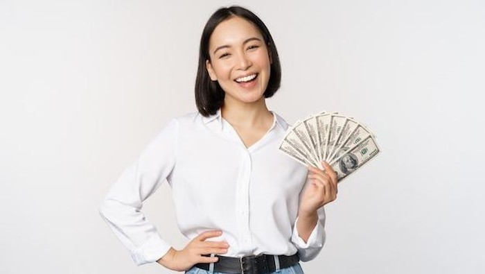 5 Kesalahan yang Sering Dilakukan Fresh Graduate Saat Menerima Gaji Pertama, Pernah Kamu Lakukan juga? 5 Kesalahan yang Sering Dilakukan Fresh Graduate Saat Menerima Gaji Pertama, Pernah Kamu Lakukan juga?