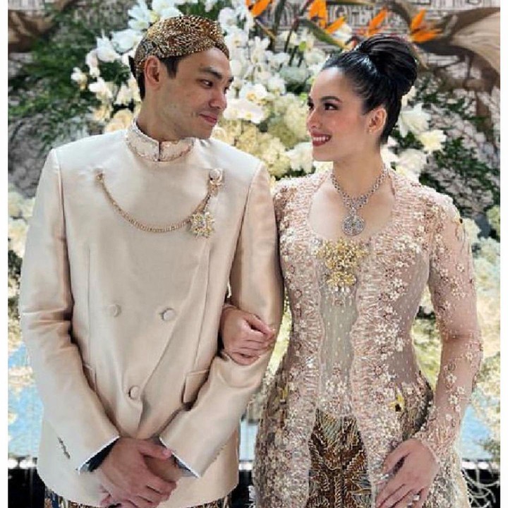 <p>Kabar bahagia datang dari Chelsea Islan. Ia baru saja melangsungkn acara lamaran dengan sang kekasih, Rob Clinton Kardinal. (Foto: Instagram @jusuf_long)</p>
