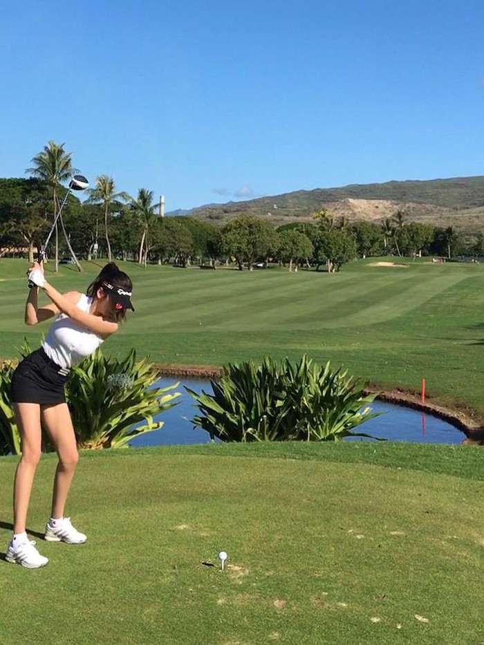 Lewat akun instagram pribadinya, Ye Jung Hwa sering unggah foto yang tak jauh dari aktivitas olahraga. Mulai dari bersepeda, menembak, berselancar, basket, yoga, hingga bermain golf./ Foto: instagram.com/yejunghwa