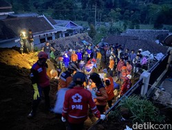 2 Warga Tertimbun Longsor di Sukabumi, 1 Masih Dicari