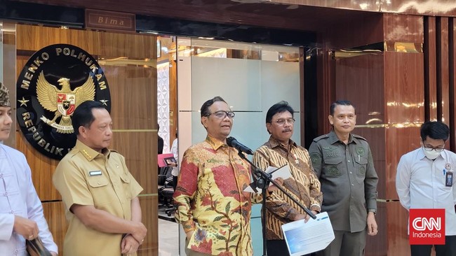 Menkopolhukam Mahfud MD memastikan suntik mati TV analog akan berlangsung 2 November.
