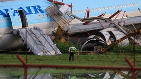 FOTO: Momen Pesawat Korean Air Tergelincir di Bandara Cebu Filipina
