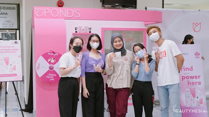 Pond's Ajak Tampil Glowing Peserta Lomba Paduan Suara Tingkat Nasional 2022 di Universitas Tarumanegara, Intip di Sini! Pond's Ajak Tampil Glowing Peserta Lomba Paduan Suara Tingkat Nasional 2022 di Universitas Tarumanegara, Intip di Sini!