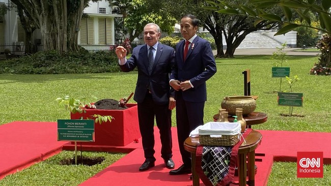 PM Palestina Mohammad Shtayyeh mengunjungi Indonesia selama dua hari dan bertemua Presiden Jokowi di Istana Bogor.