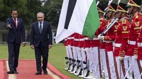 FOTO: Pertemuan Jokowi dan PM Palestina Bertabur Senyum