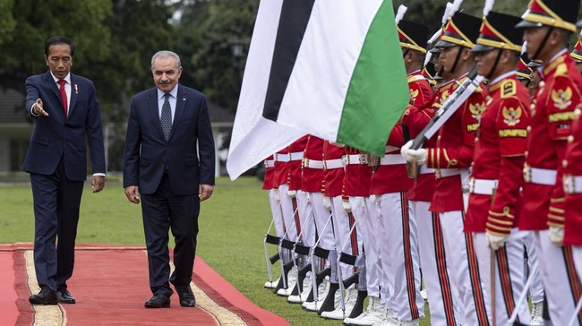 Indonesia merespons ajakan Israel menjalin hubungan diplomatik usai gaduh gelaran Piala Dunia U-20 2023 di RI.