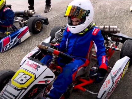 5 Potret Anak Carissa Puteri Latihan Gokart di Sirkuit Sentul