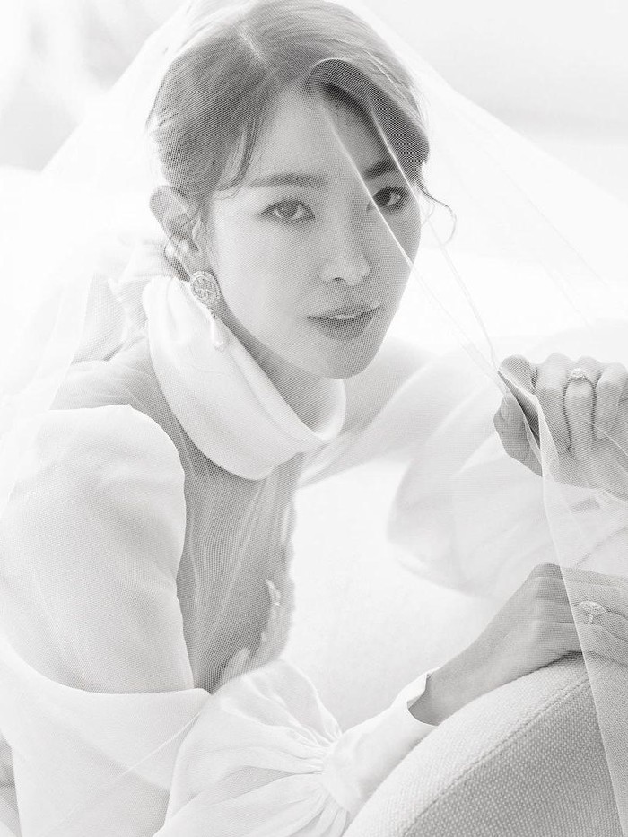 Selain Jin Ah Reum-Nam Goong Min, aktris Go Won Hee juga menggelar pesta pernikahan di hotel dan tanggal yang sama. Aktris ini menikah dengan seorang direksi perusahaan dan gelar pesta mewah dan meriah./ Foto: instagram.com/go_wonhee