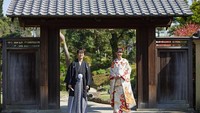 <p>Stefi menikah dengan Daisuke, pria Jepang yang berhasil mencuri hatinya. Mengutip dari <em>detikcom,</em> sang suami merupakan seorang pekerja kantoran biasa. (Foto: Instagram @sutepiii)<br /><br /><br /></p>