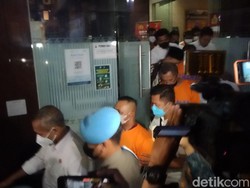Babak Baru Kasus Tragedi Kanjuruhan: 6 Tersangka Diborgol-Ditahan