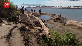VIDEO: Sungai Mississipi Mengering, Kapal Kuno Muncul Di Permukaan