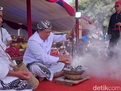 Tradisi Nyangku, Cara Warga Ciamis Rawat Benda Pusaka Raja Panjalu