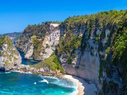 5 Daftar Pantai di Nusa Penida, Wajib Masuk di Travel List!