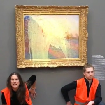 img-title Aktivis di Jerman Lempar Kentang Tumbuk ke Lukisan Monet Bernilai Rp1,7 Triliun, Protes soal Bencana Iklim