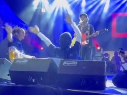 Momen Anto Pengamen Maros Manggung Bareng Kotak-Nyanyikan Pelan-pelan Saja