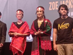 Bastian Steel dan Zoe Jackson Adu Romansa di Danau Toba