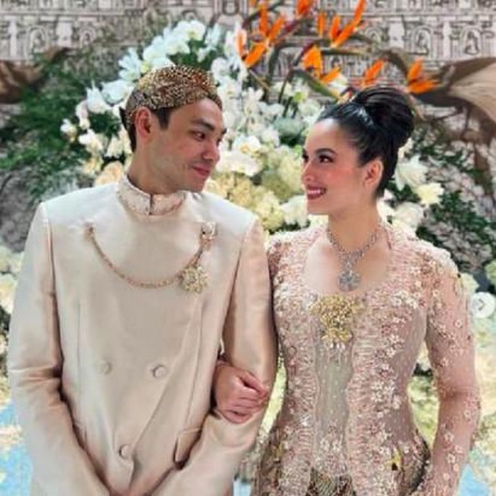 <p>Acara lamaran tersebut digelar pada Senin, 24 Oktober 2022. Hal itu diketahui lewat unggahan sejumlah kerabat dekat Chelsea Islan. (Foto: Instagram @jusuf_long)<br /><br /><br /></p>