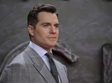 Terungkap Alasan Henry Cavill Gagal Jadi James Bond