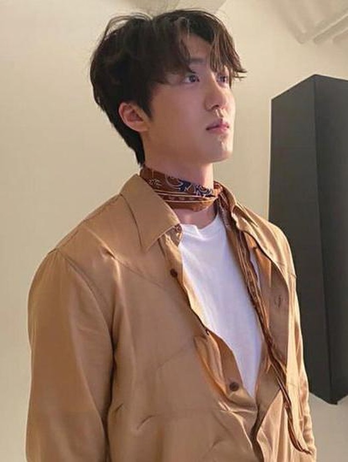 Ia merupakan mantan model dan aktor cilik, yang sebelumnya dikenal dengan nama Kang Chan Hee./ foto: instagram.com/c_chani_i
