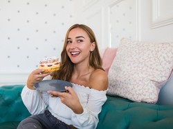 Kafe Cantik dan Instagramable Cocok Buat Nongkrong Sambil Makan Kue
