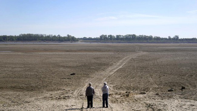 FOTO: Pecah Rekor Kekeringan di Sungai Mississippi