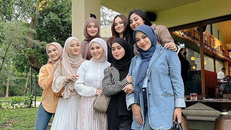 Lesti Kejora dan Rizky Billar Lesti Kejora dan Rizky Billar