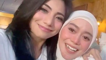 img-title Disebut Jadi Juri Pengganti, 7 Potret Kedekatan Siti KDI & Lesti Kejora