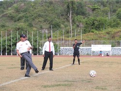 Menpora Amali Buka Turnamen Sepakbola di Papua