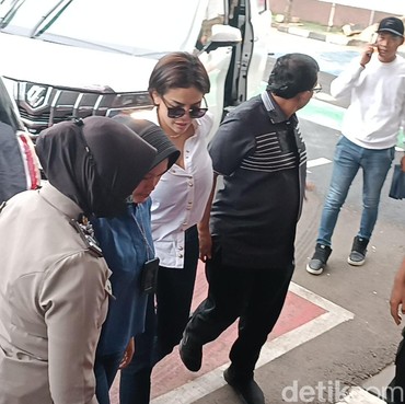 Permohonan Penangguhan Penahanan Nikita Mirzani Ditolak