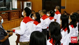 FOTO: Momen Orang Tua Brigadir J Beri Kesaksian di Sidang PN Jaksel