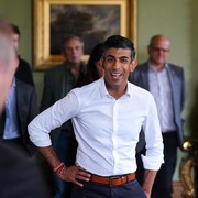 Kenapa Ya Perdana Menteri Inggris Dihujat Pakai Adidas Samba?