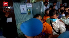 VIDEO: 6 Tersangka Tragedi Kanjuruhan Ditahan Polda Jatim
