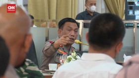 VIDEO: Polda Sumut Garis Polisi Ribuan Obat PT Universal Pharmaceutica