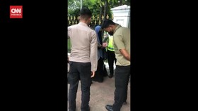 VIDEO: Densus 88 Dalami Keterangan Wanita Bersenjata Terobos Istana