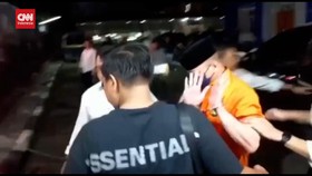 VIDEO: Teddy Minahasa Dijebloskan Di Rutan Narkoba Polda Metro Jaya