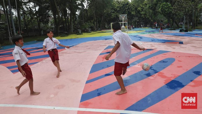 FOTO: Warna-Warni Gelora Ragam Wajah Baru Taman Menteng
