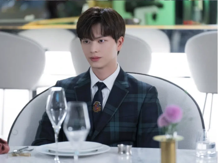 Yook Sung Jae di The Golden Spoon