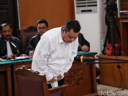 Beraninya Kuat Sentuh Tubuh Istri Sambo Bikin Hakim Bertanya-tanya