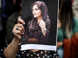 Negara Barat Beri Sanksi Baru Saat Peringatan Kematian Amini, Iran Geram