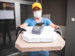 Gegara Tip Kecil, Pengantar Makanan Beri Surat Peringatan Pada Pelanggan