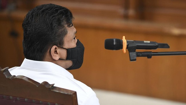 Dalam persidangan, Ferdy Sambo menegaskan dana yang ada di rekening Ricky dan Yosua adalah miliknya untuk operasional rumah tangga.