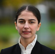 Sosok Romina Pourmokhtari, Jadi Menteri Iklim dan Lingkungan Swedia Termuda di Usia 26 Tahun