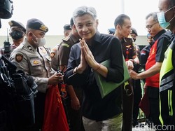 Momen Hendra Kurniawan Senyum-senyum ART Sambo Terjebak Omongan Soal CCTV